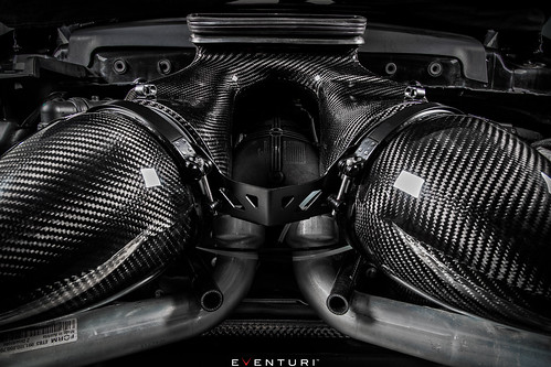 Porsche 991 Turbo Black Carbon intake