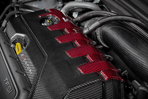 Eventuri - Audi RS3 Gen 2 / TTRS 8S Black and Red Engine Cover