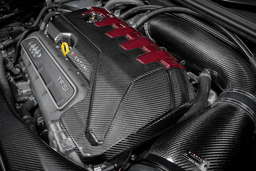 Eventuri - Audi RS3 Gen 2 / TTRS 8S Black and Red Engine Cover