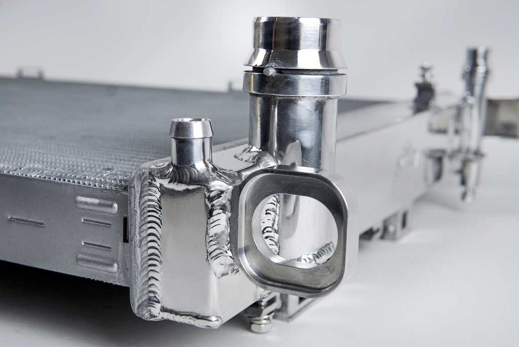 CSF Radiator - Audi (B8) S4/S5 Radiator 10-16 Audi (B8) S4 09-14 Audi (B8) A4 Quattro 10-14 Audi (B8) S5 08-16 Audi (B8) A5 08-14 Audi (B8) A5 Quattro 10-13 Audi A6 16 Audi A6 12-15 Audi A6 Quattro 16 Audi A7 12-15 Audi A7 Quattro 09-17 Audi Q5 14-17 Audi SQ5 15-18 Porsche Macan S/GTS 19-21 Porsche Macan S
