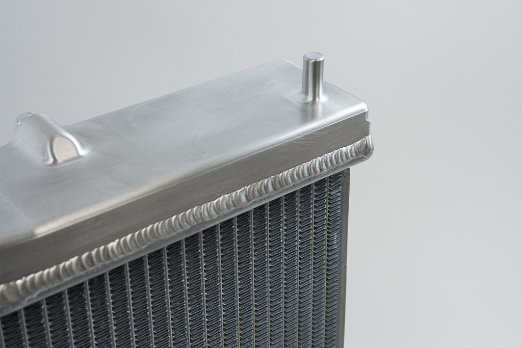 CSF Radiator - Nissan Skyline R33 TopRank Full Billet Radiator 1995-1998 Nissan R33 Skyline GT-R (incl. Nismo, V-Spec, CRS, etc) 1994-1997 Nissan R33 Skyline GTS / GTS-25 / GTS-4 / GTS-25t 1995-1996 Nissan R33 Skyline 400R (44 Produced) 1997-1998 Nissan R33 Skyline Autech Version 40th Anniversary (416 Produced) 1995-1998 Nissan R33 Skyline GT-R V-Spec N1 (87 Produced) 1995-1998 Nissan R33 Skyline GT-R LM Limited (86 Produced) 1995-1998 Nissan R33 Skyline GT-R V-Spec LM Limited (102 Produced)