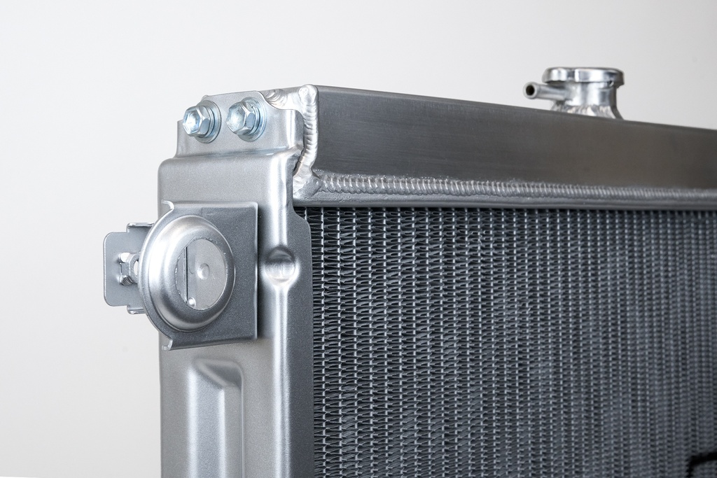 CSF Radiator - 98-07 Lexus LX470 4.7 V8 98-07 Toyota Landcruiser 4.7 V8