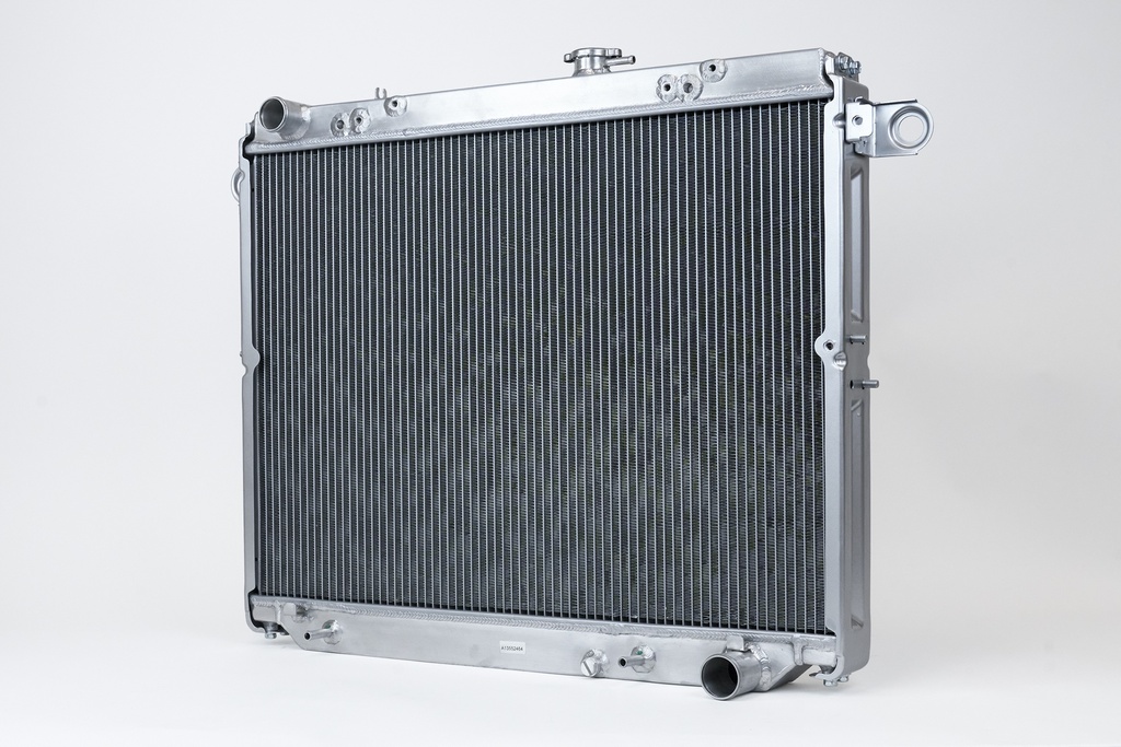 CSF Radiator - 98-07 Lexus LX470 4.7 V8 98-07 Toyota Landcruiser 4.7 V8