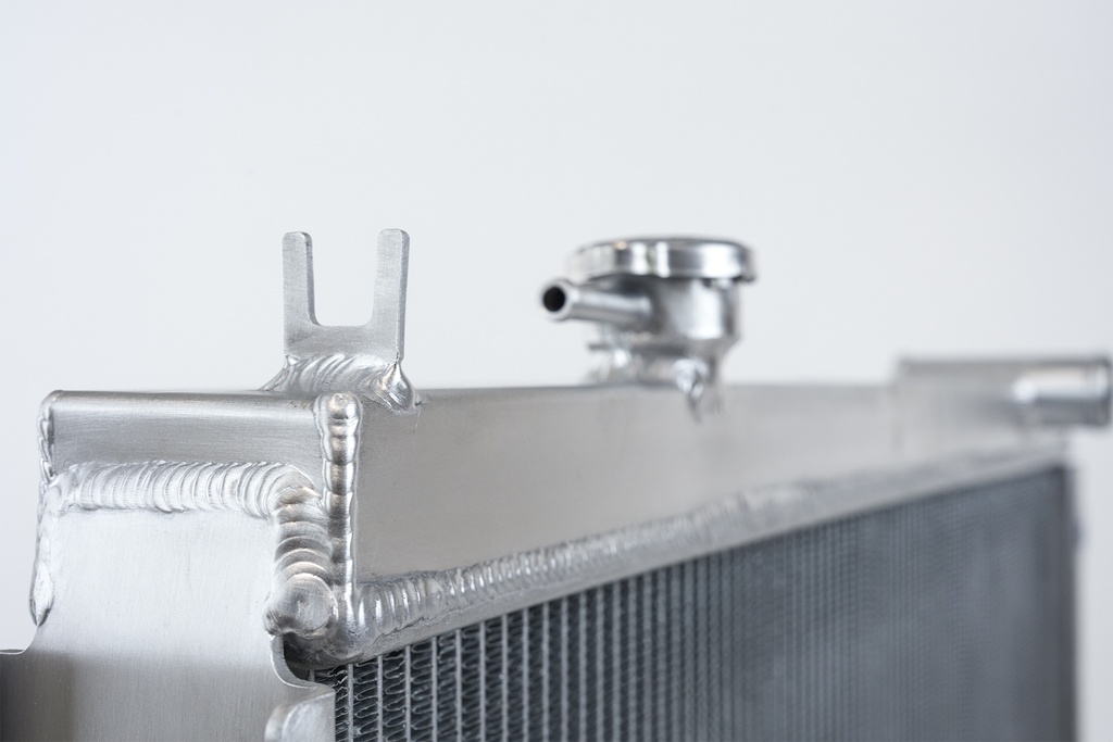 CSF Radiator - 95-04 Toyota Tacoma (1st Gen) 2.7 4Cyl & 3.4 V6 (AT ONLY)