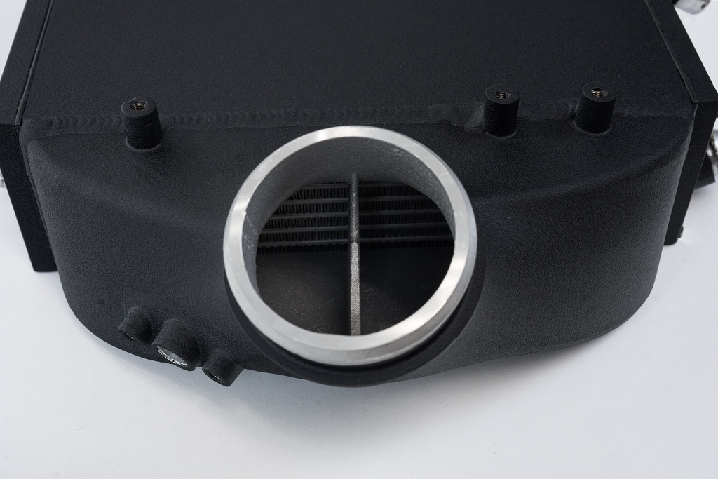 CSF - BMW F8X M3/M4/M2C - Top Mount Charge-Air-Cooler in crinkle black finish