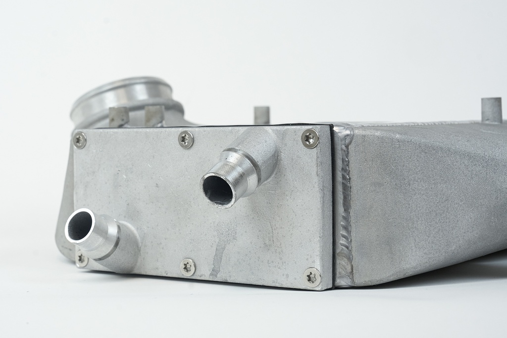 CSF - BMW F8X M3/M4/M2C - Top Mount Charge-Air-Cooler in Raw finish