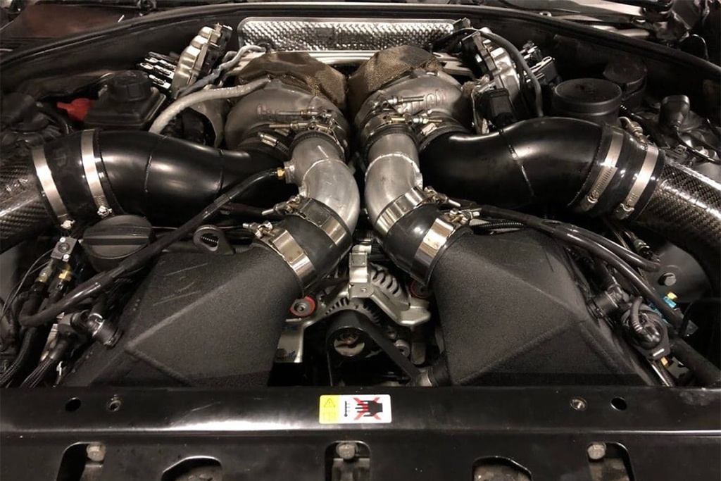 CSF - BMW F1X M5 & M6 - Twin Charge-Air-Cooler set in crinkle black finish