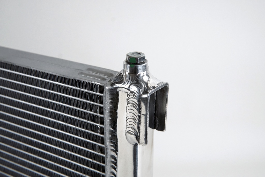 Mercedes Benz E63 AMG / AMG S Front Mount Heat Exchanger 12-14 Mercedes Benz CLS 63 AMG 5.5L V8 - W218 14-18 Mercedes Benz CLS 63 AMG S 5.5L V8 - W218 12-16 Mercedes Benz E 63 AMG Sedan 5.5L V8 - W212 14-16 Mercedes Benz E 63 AMG Sedan S 5.5L V8 -W212 12-14 Mercedes Benz E 63 AMG Wagon 5.5L V8 -W212 14-16 Mercedes Benz E 63 AMG S Wagon 5.5L V8 -W212 13-19 Mercedes Benz SL 63 AMG Convertible 5.5L V8 -W231 13-19 Mercedes Benz SL 65 AMG Convertible 5.5L V8 -W231 11-15 Mercedes Benz SLS AMG Coupe 6.3L V8 (W197) 12-15 Mercedes Benz SLS AMG Convertible 6.3L V8 -W197