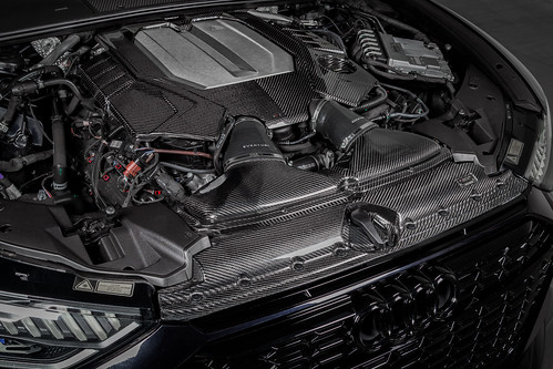 Eventuri - Audi C8 RS6 RS7 Black Carbon Engine Cover Matte