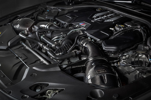 BMW F9X M5/M8 Black Carbon intake with shrouds