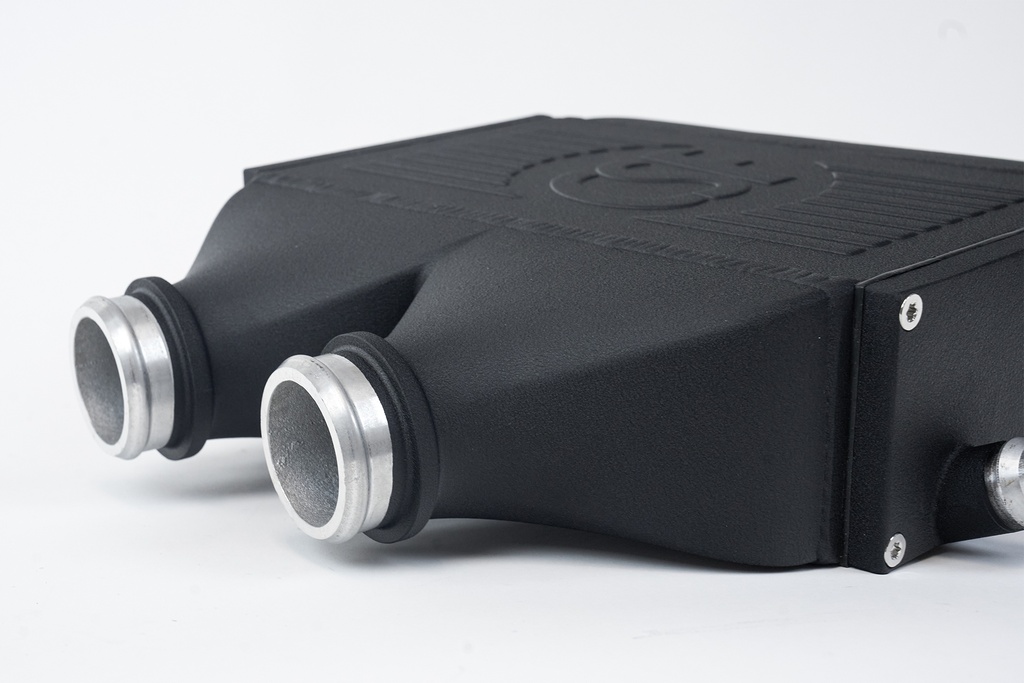 CSF - BMW F8X M3/M4/M2C - Top Mount Charge-Air-Cooler in crinkle black finish